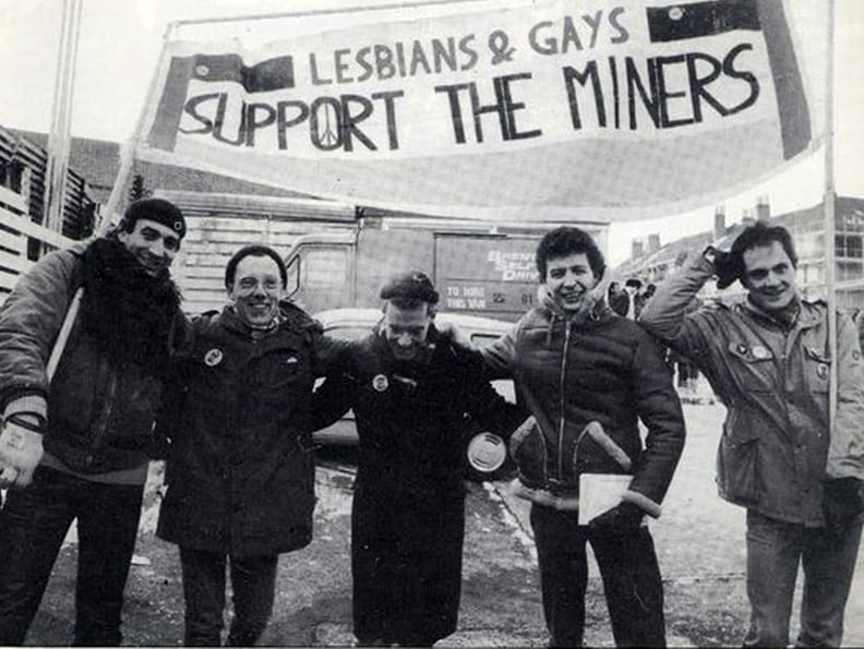 Le Courage d'Être Différent : Comment un Militant Gay des Années 80 Peut Inspirer Votre Leadership en 2025